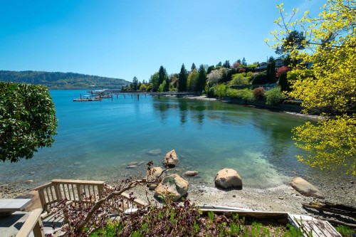 4455 Harris Place, North Vancouver, BC 