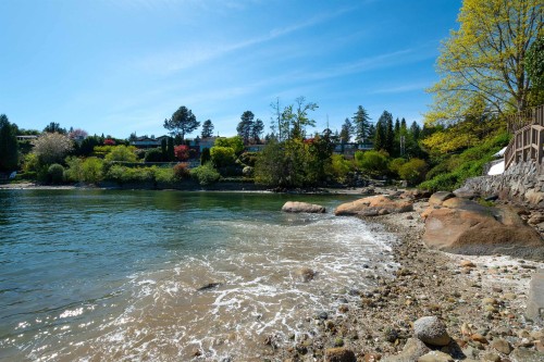 4455 Harris Place, North Vancouver, BC 