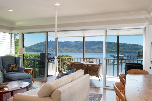 4455 Harris Place, North Vancouver, BC 
