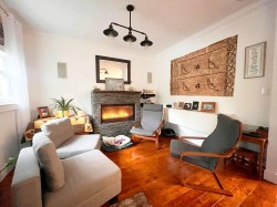 515 Salsbury Drive EVancouver, BC B5L 3Z6