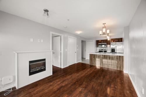 503-22318 Lougheed Highway  Maple Ridge, BC V2X 2T4
