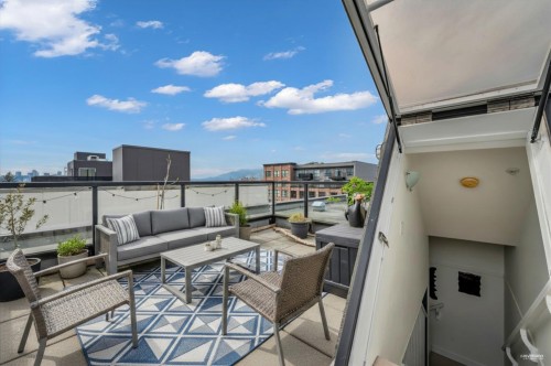 PH20-2150 Hastings Street E Vancouver, BC V5L 0A5
