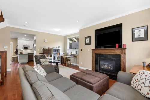250 17Th Street E, North Vancouver, BC 