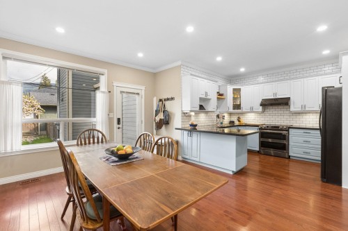 250 17Th Street E, North Vancouver, BC 