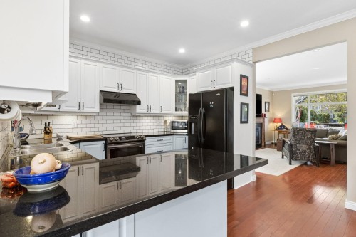 250 17Th Street E, North Vancouver, BC 
