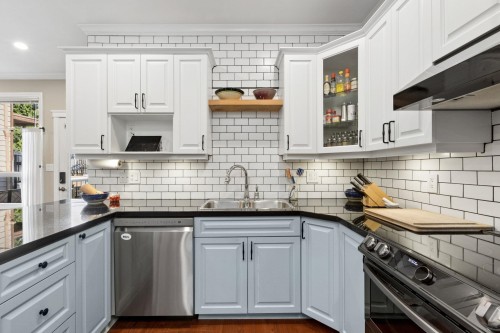 250 17Th Street E, North Vancouver, BC 