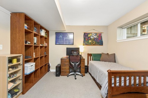 250 17Th Street E, North Vancouver, BC 
