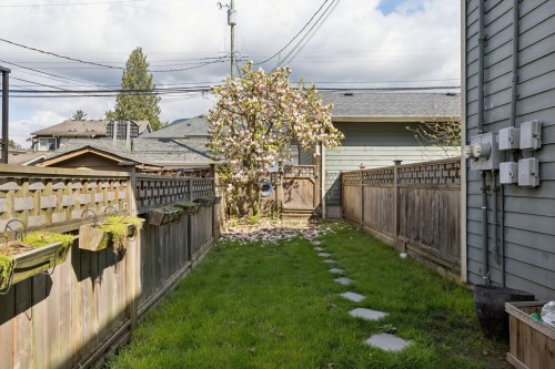 250 17Th Street E, North Vancouver, BC 