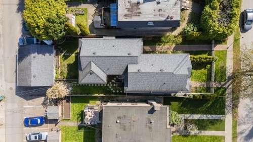 250 17Th Street E, North Vancouver, BC 
