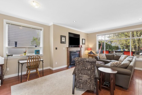 250 17Th Street E, North Vancouver, BC 
