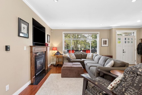 250 17Th Street E, North Vancouver, BC 