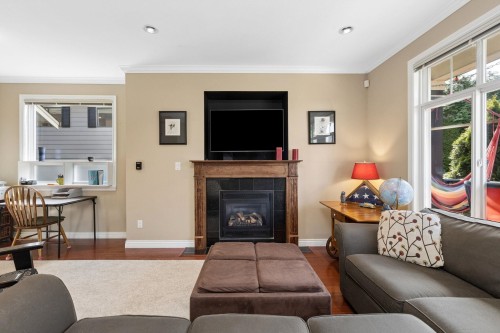 250 17Th Street E, North Vancouver, BC 