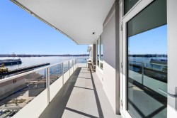 1210-118 Carrie Cates Court  North Vancouver, BC V7L 0B2