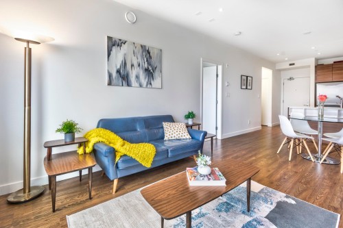 402-1061 Marine Drive, North Vancouver, BC 