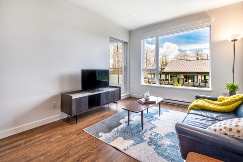 402-1061 Marine Drive, North Vancouver, BC 