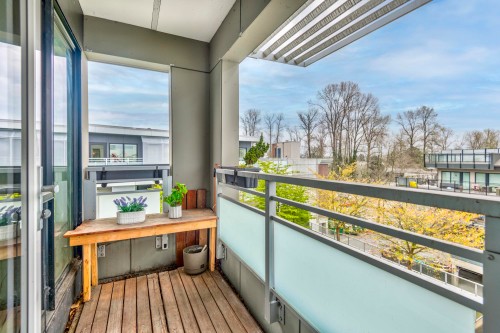 402-1061 Marine Drive, North Vancouver, BC 