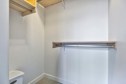 402-1061 Marine Drive, North Vancouver, BC 