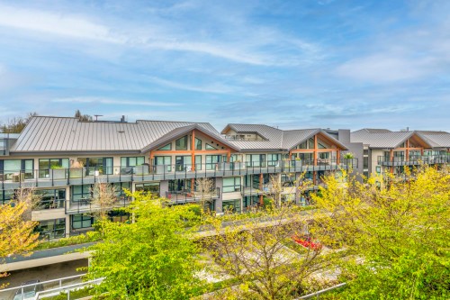402-1061 Marine Drive, North Vancouver, BC 