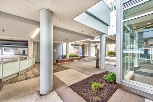 402-1061 Marine Drive, North Vancouver, BC 