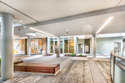 402-1061 Marine Drive, North Vancouver, BC 