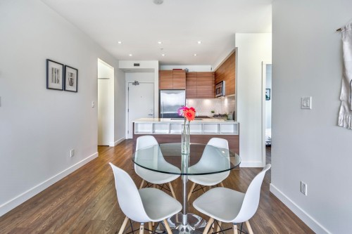 402-1061 Marine Drive, North Vancouver, BC 