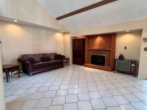 1888 Walnut Crescent, Coquitlam, BC 