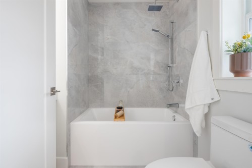 2316 Brock Street, Vancouver, BC 