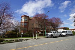 303-111 5th Street North Vancouver, BC V7M 1J6