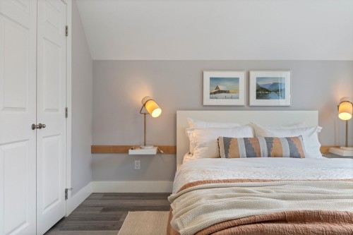 261 4Th Street E, North Vancouver, BC 