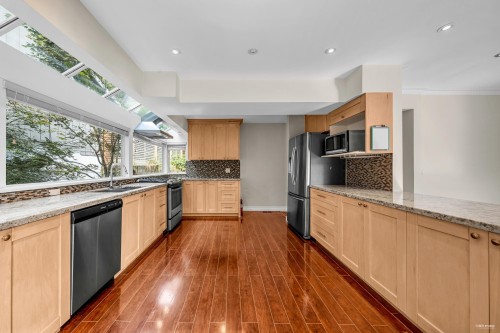 84 Laurie Crescent, West Vancouver, BC 