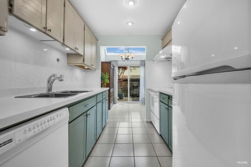 2-8311 Saunders Road, Richmond, BC 