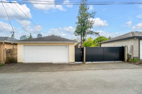 727 66Th Avenue W, Vancouver, BC 