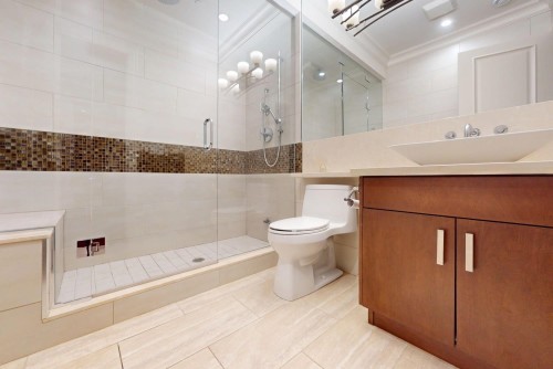 3749 11Th Avenue W, Vancouver, BC 