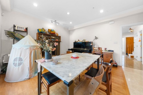 62 61St Avenue E, Vancouver, BC 