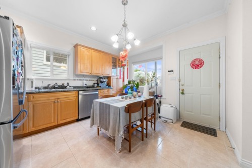 62 61St Avenue E, Vancouver, BC 