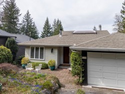 110 Oceanview Place Lions Bay, BC V0N 2E0