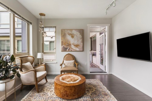 418-2651 Library Lane, North Vancouver, BC 