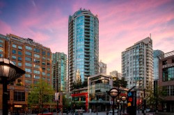 2305-833 Homer Street  Vancouver, BC V6B 0H4