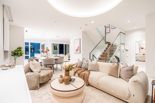 4691 9Th Avenue W, Vancouver, BC 