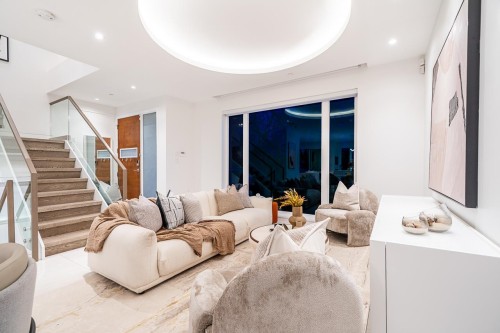 4691 9Th Avenue W, Vancouver, BC 