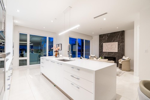 4691 9Th Avenue W, Vancouver, BC 