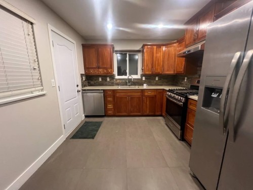Upper-11283 Harrison St, Maple Ridge, BC 