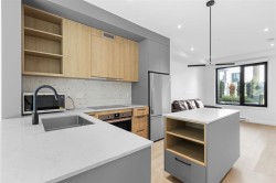 207-606 Foster Avenue Coquitlam, BC V3J 0L5