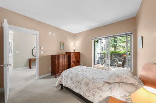 208-188 29 Street W, North Vancouver, BC - Indoor Photo Showing Bedroom
