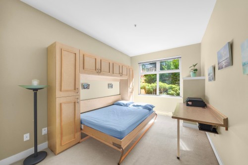 208-188 29 Street W, North Vancouver, BC - Indoor Photo Showing Bedroom