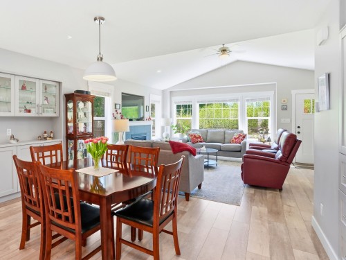 1024 Celia Crescent, Gibsons, BC 
