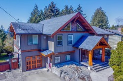 4759 Laurel Avenue Sechelt, BC V7Z 0B4