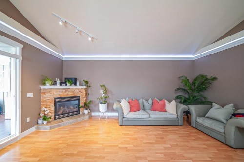 735 Schoolhouse Street, Coquitlam, BC 