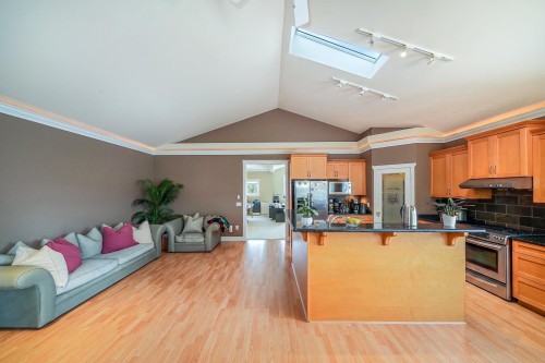 735 Schoolhouse Street, Coquitlam, BC 
