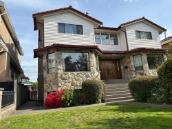 115 47th Avenue W Vancouver, BC V5Y 2Y1